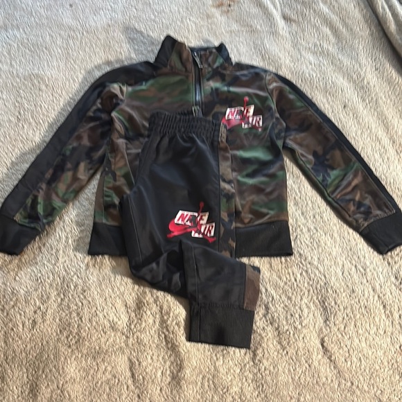 Jordan (Toddler 4) Camouflage Tracksuit - Picture 1 of 4